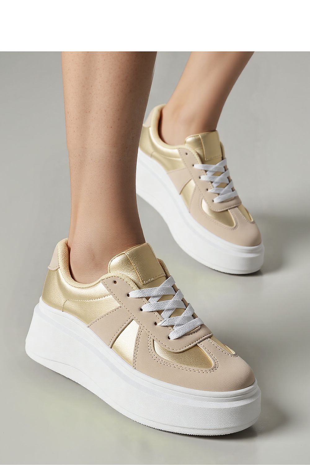 Sport Shoes model 210330 Inello